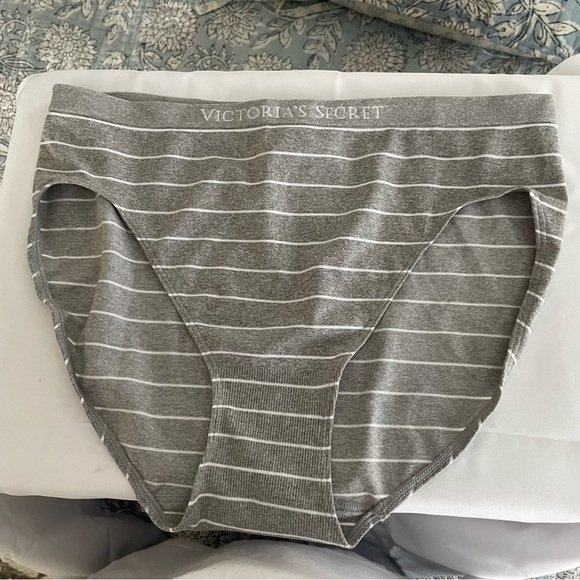 Victorias Secret L Grey White Stripe SEAMLESS NO SHOW High-Leg Waist Brief Panty - Picture 1 of 6
